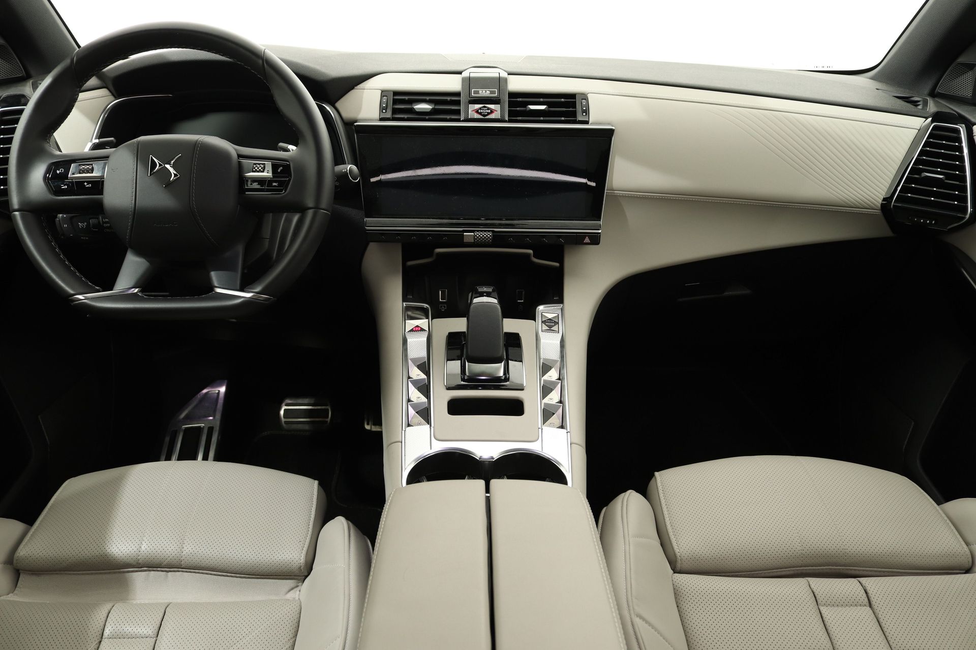 DS DS 7 E-TENSE 360 4X4 OPERA EAT8 45110620-1.jpg | Hvauto.nl