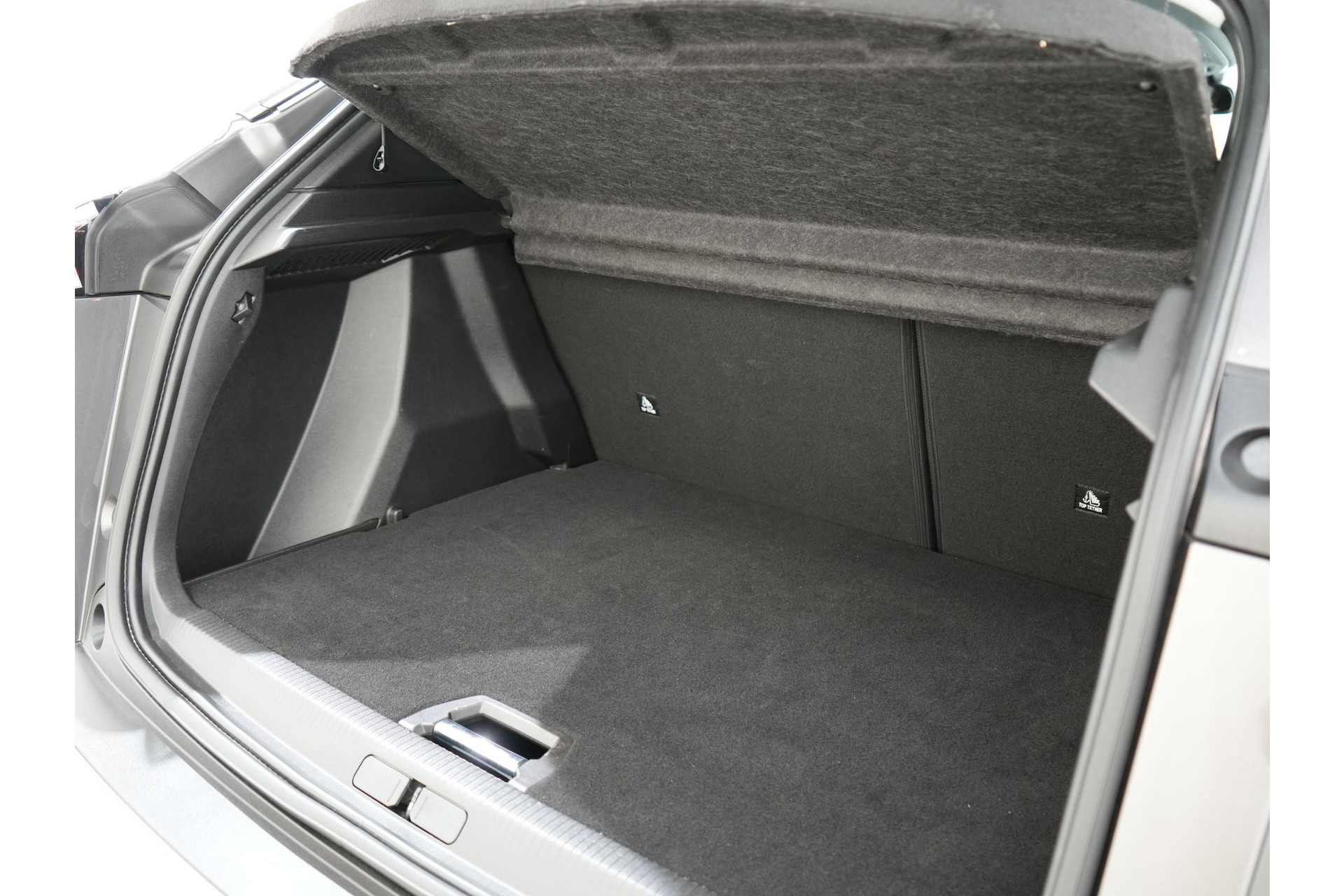 Peugeot 2008 1.2 PURETECH ALLURE PACK 130PK EAT8 46500939-7.jpg | Hvauto.nl