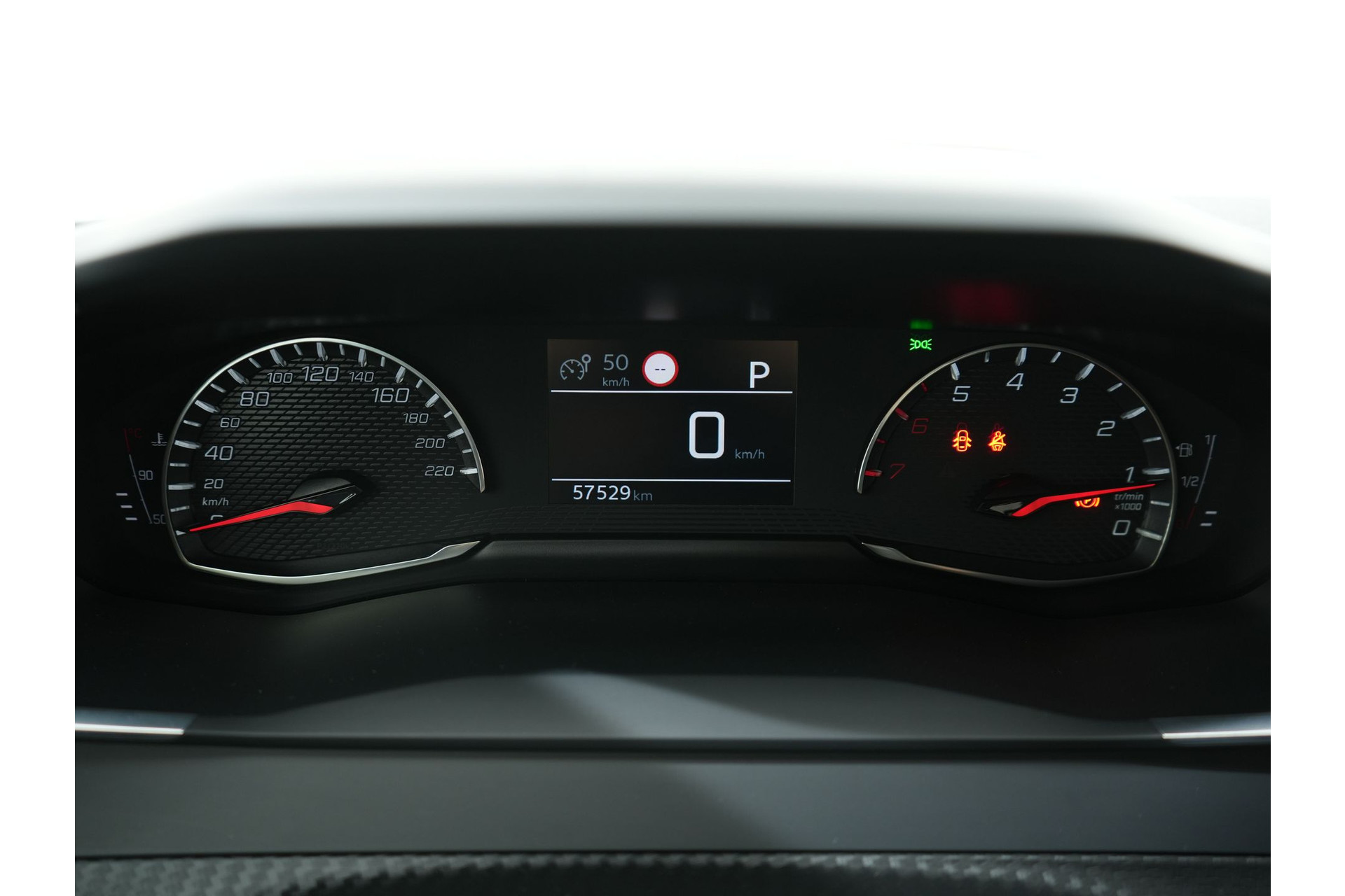 Peugeot 2008 1.2 PURETECH ALLURE PACK 130PK EAT8 46500939-9.jpg | Hvauto.nl