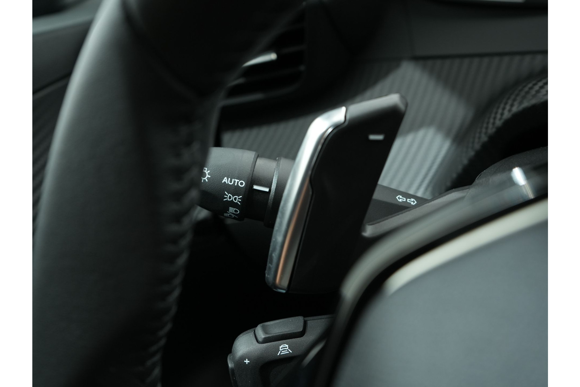 Peugeot 2008 1.2 PURETECH 130PK ALLURE EAT8 47175681-28.jpg | Hvauto.nl