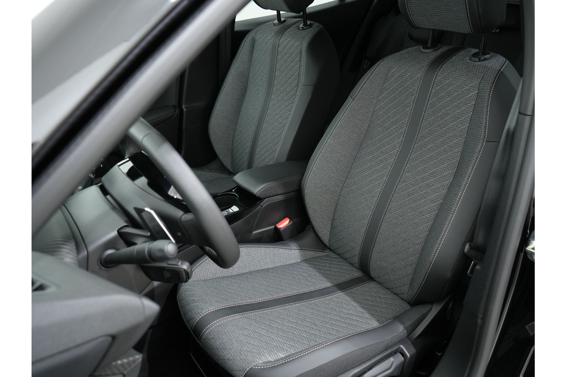 Peugeot 2008 1.2 PURETECH 130PK ALLURE EAT8 47175681-3.jpg | Hvauto.nl