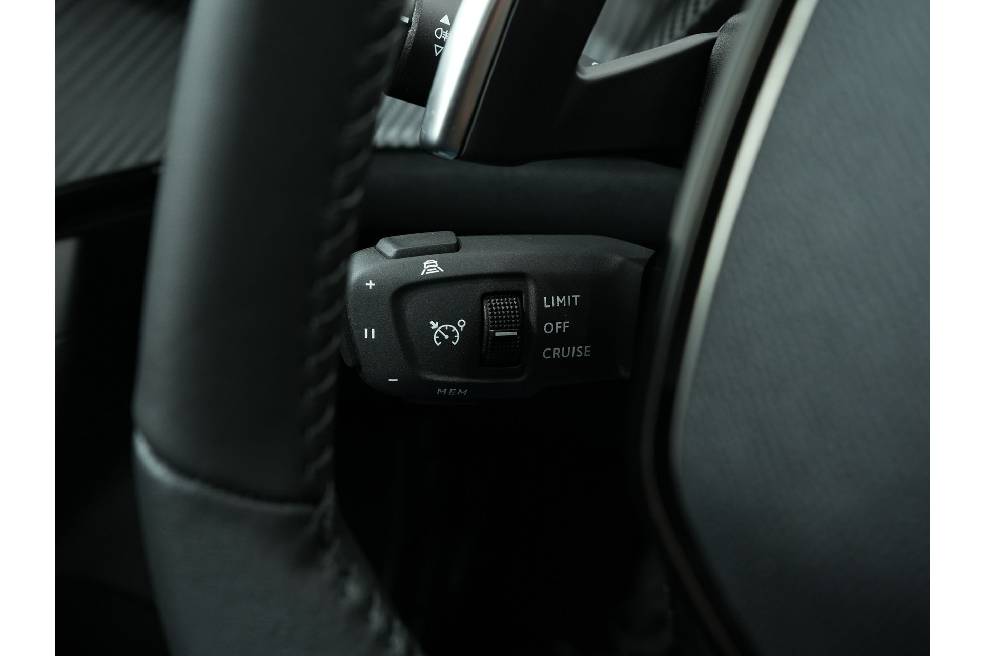 Peugeot 2008 1.2 PURETECH 130PK ALLURE EAT8 47175681-30.jpg | Hvauto.nl