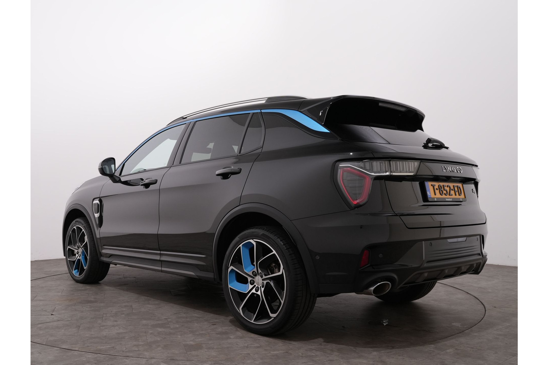 Lynk & Co 01 1.5 PLUG-IN HYBRID (MY 2024) 261PK AUT7 47350802-2.jpg | Hvauto.nl