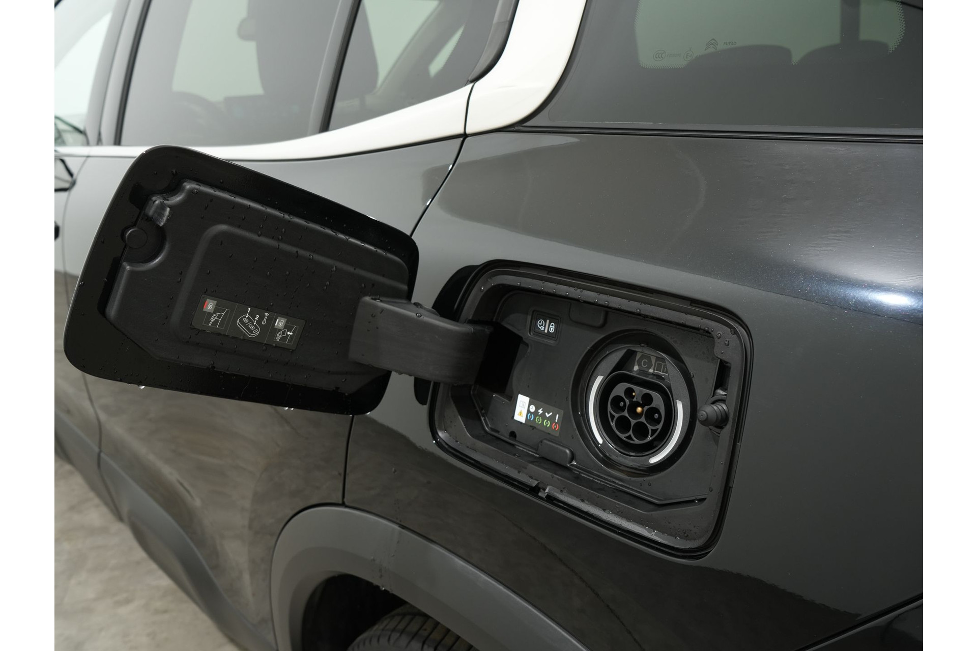 Citroën C5 Aircross 1.6 PLUG-IN HYBRID 225PK Ë-SERIES EAT8 47373997-30.jpg | Hvauto.nl