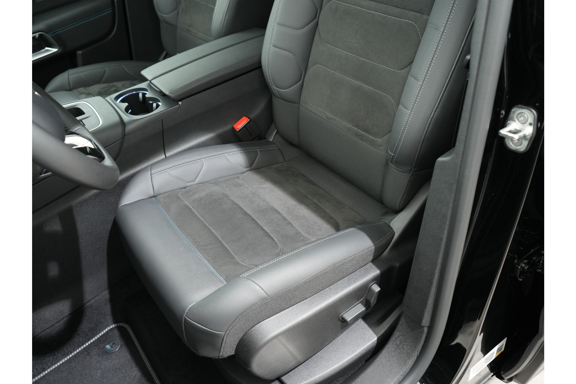 Citroën C5 Aircross 1.6 PLUG-IN HYBRID 225PK Ë-SERIES EAT8 47373997-32.jpg | Hvauto.nl