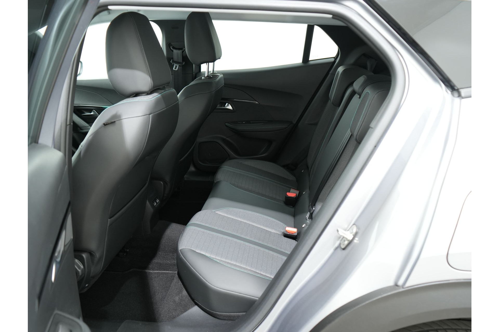 Peugeot 2008 1.2 PURETECH 130PK ALLURE PACK 47595347-29.jpg | Hvauto.nl