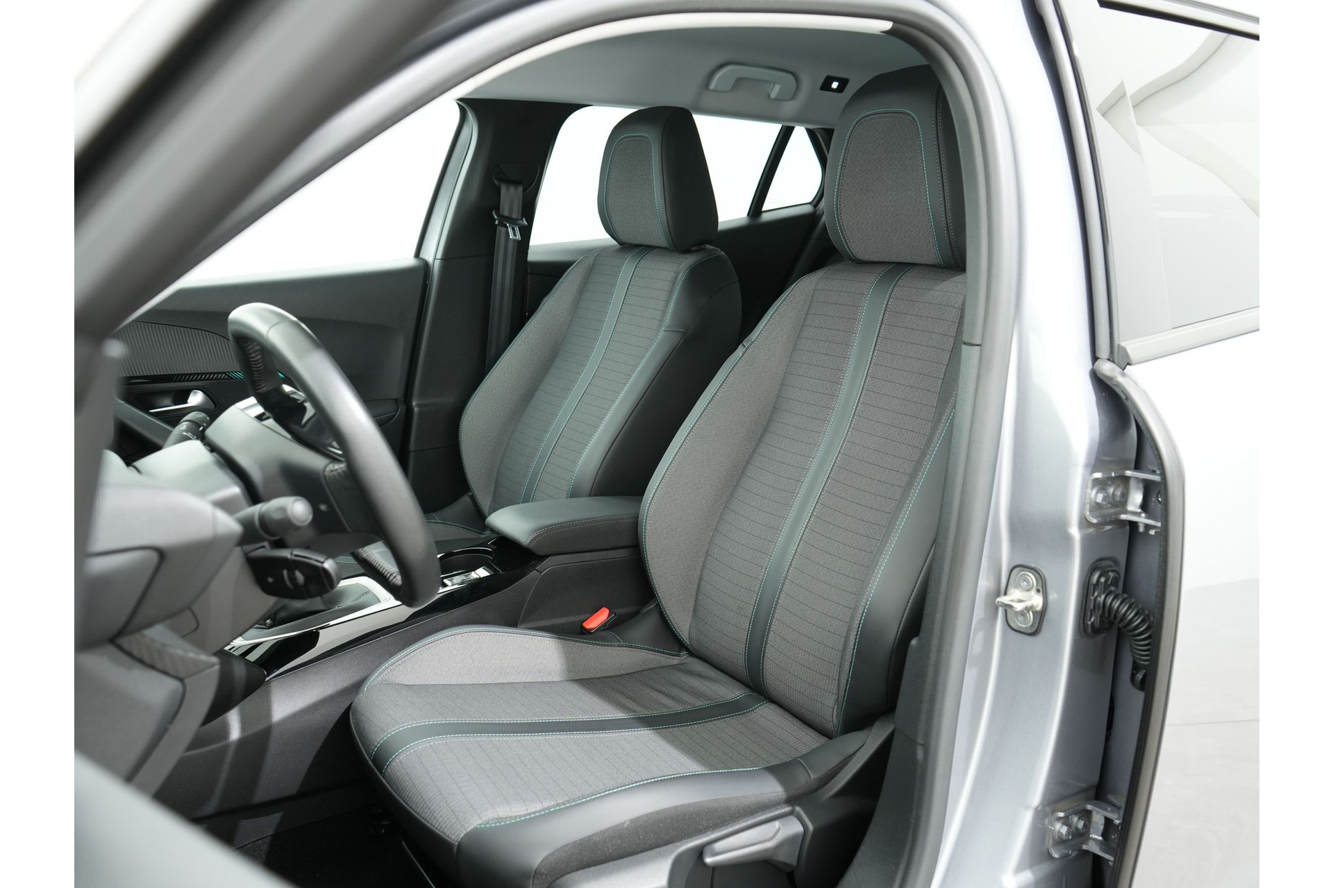 Peugeot 2008 1.2 PURETECH 130PK ALLURE PACK 47595347-3.jpg | Hvauto.nl