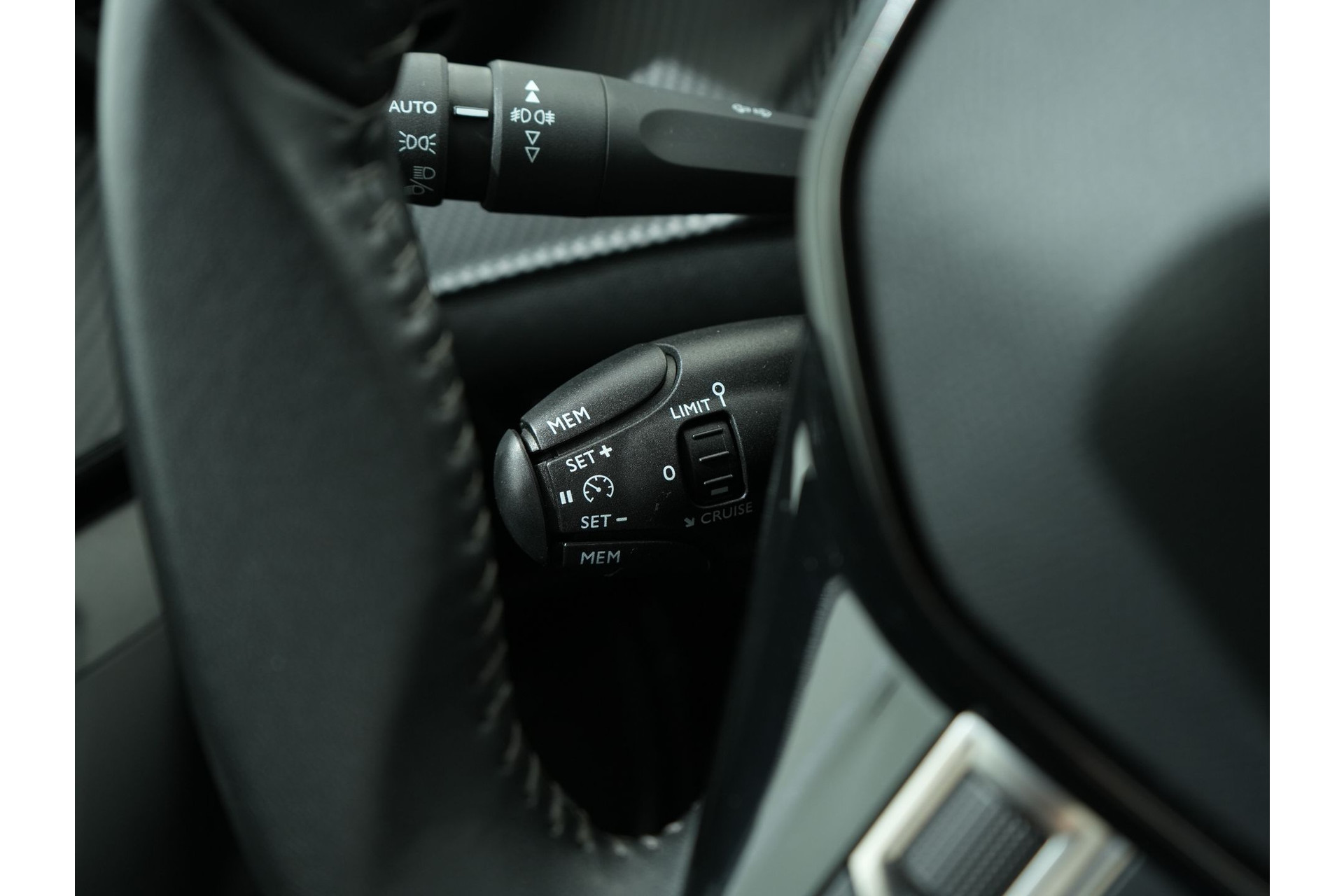 Peugeot 2008 1.2 PURETECH 130PK ALLURE PACK 47595347-38.jpg | Hvauto.nl