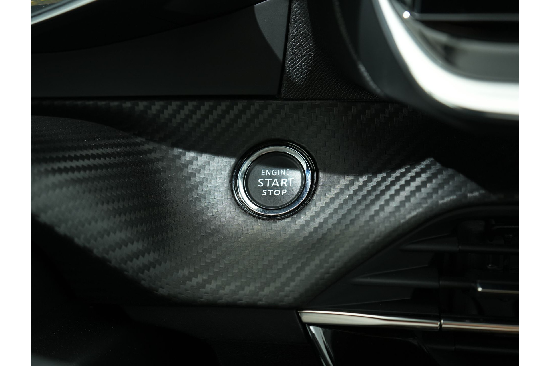 Peugeot 2008 1.2 PURETECH 130PK ALLURE PACK 47595347-39.jpg | Hvauto.nl