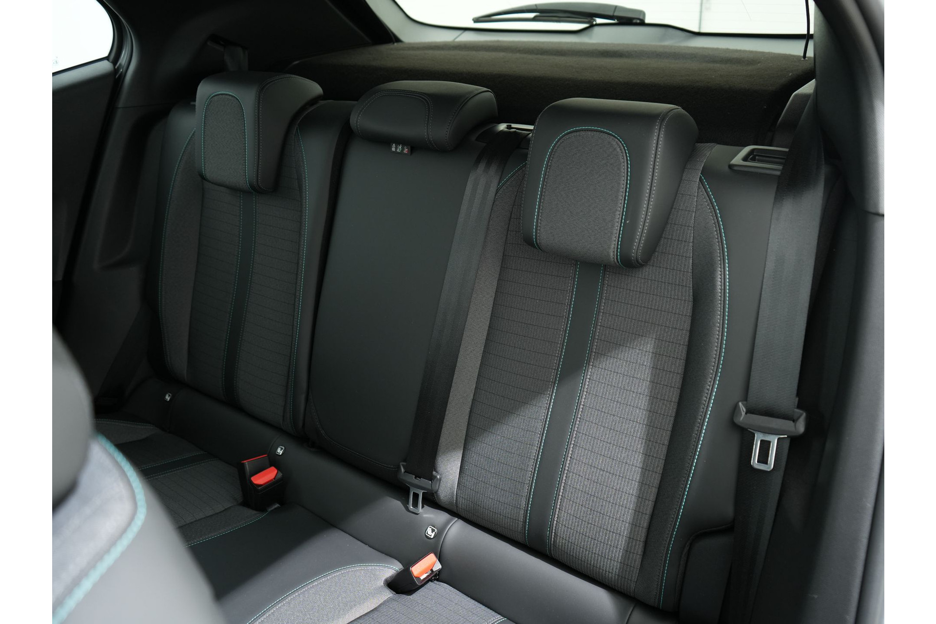 Peugeot 2008 1.2 PURETECH 130PK ALLURE PACK 47595347-4.jpg | Hvauto.nl