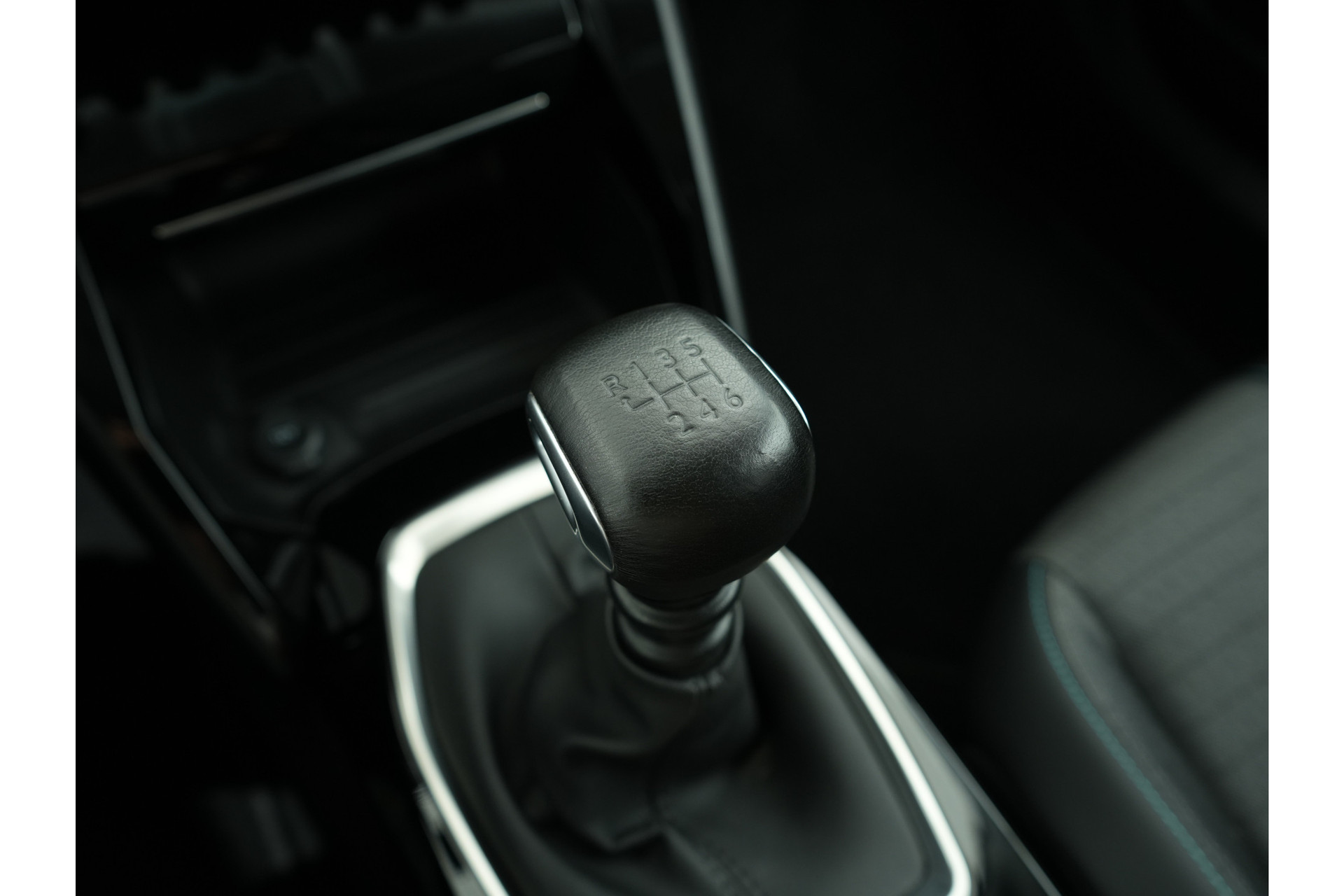 Peugeot 2008 1.2 PURETECH 130PK ALLURE PACK 47595347-40.jpg | Hvauto.nl