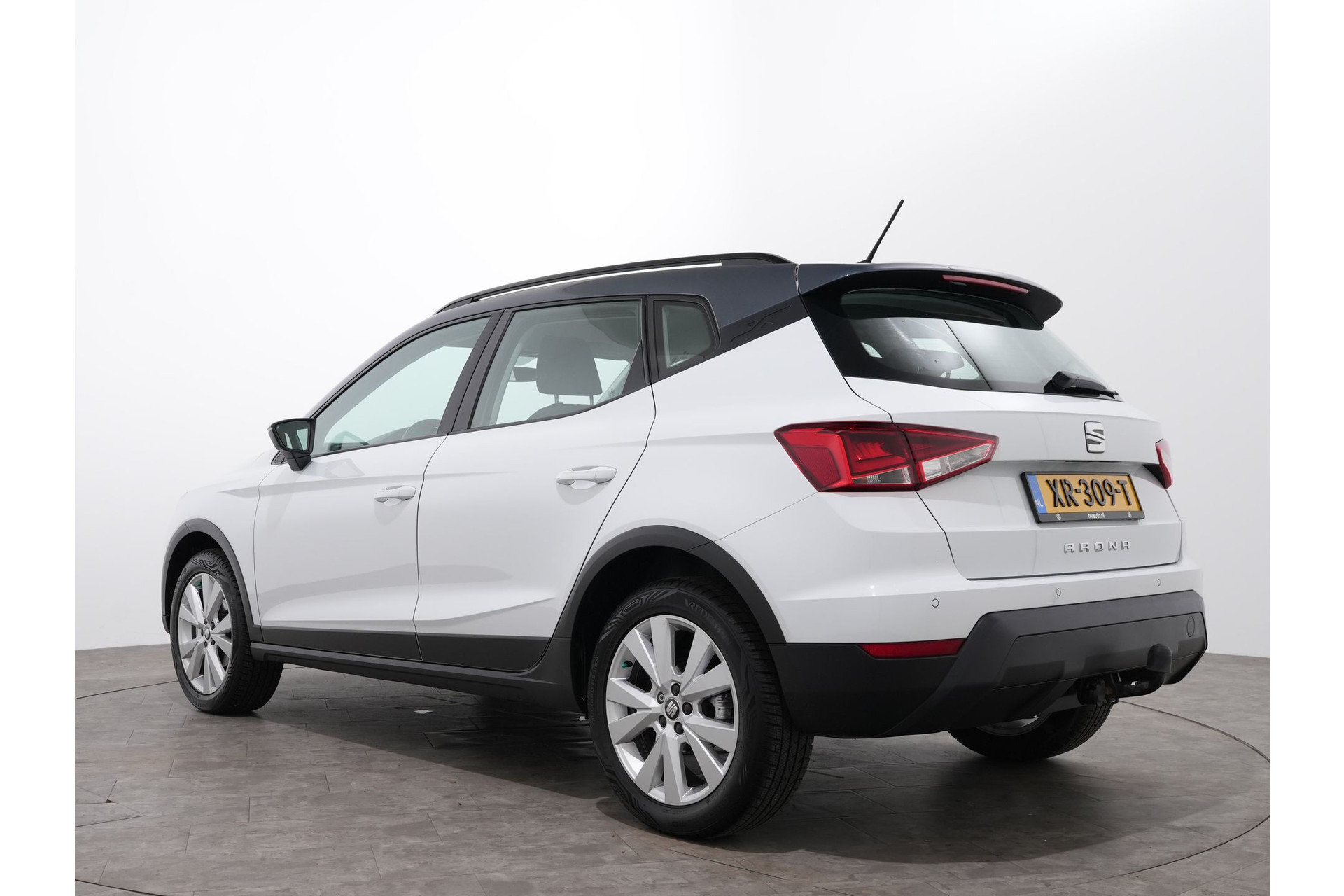 SEAT Arona 1.0 TSI 115PK STYLE BUSINESS INTENSE DSG 47670822-2.jpg | Hvauto.nl