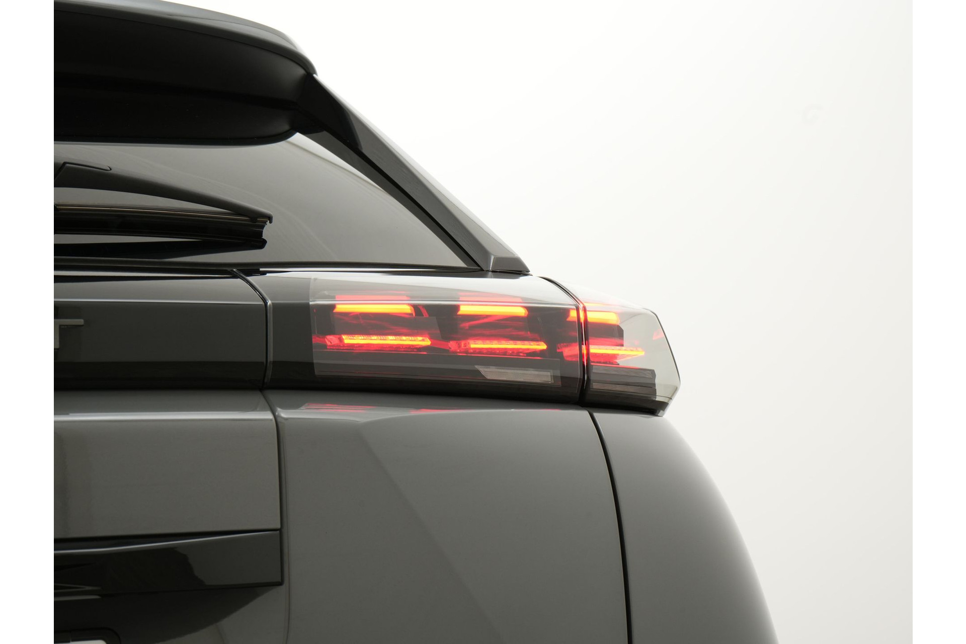 Peugeot 2008 1.2 PURETECH 130PK ALLURE EAT8 47924992-17.jpg | Hvauto.nl