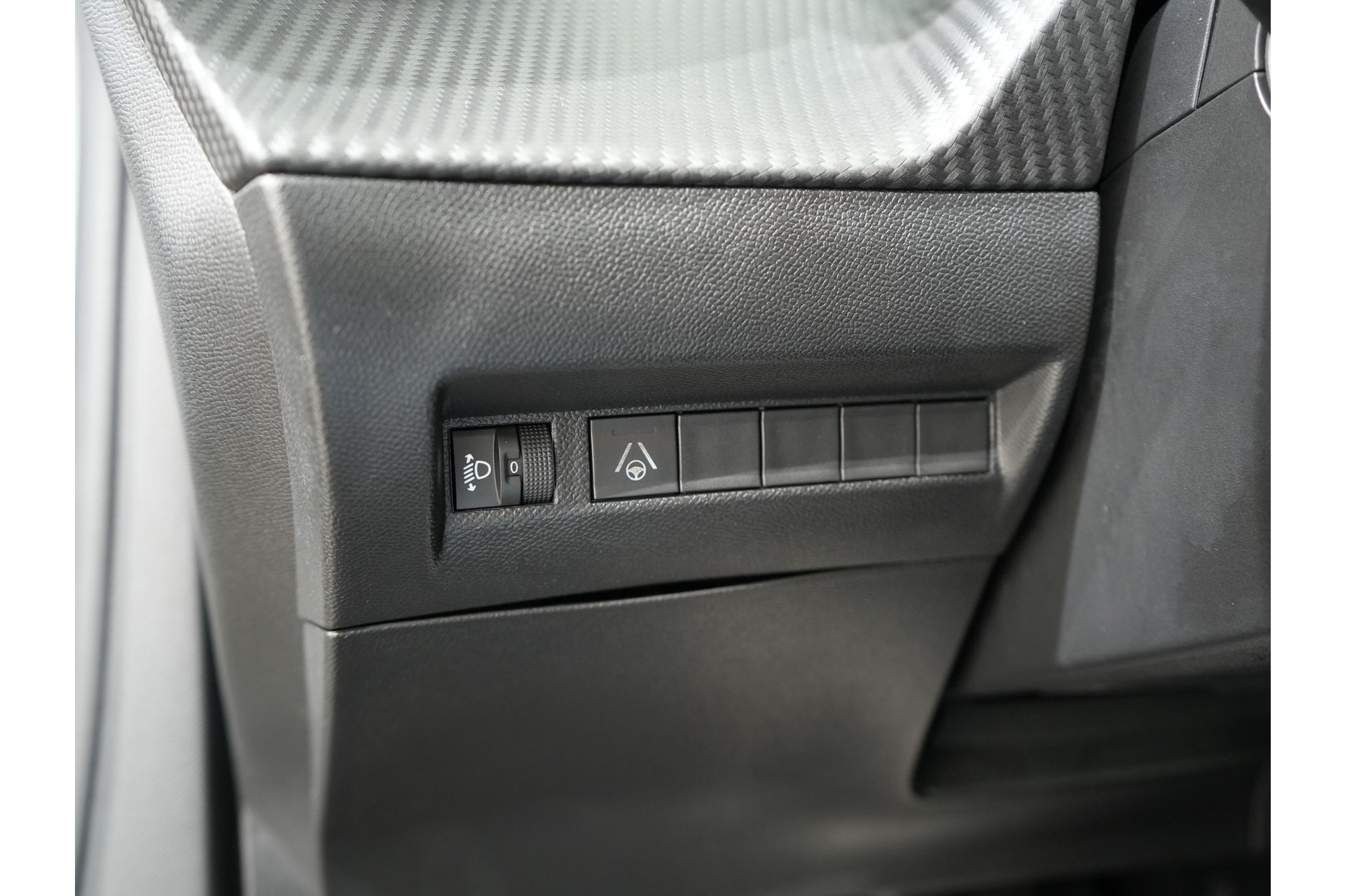 Peugeot 2008 1.2 PURETECH 130PK ALLURE EAT8 47924992-23.jpg | Hvauto.nl