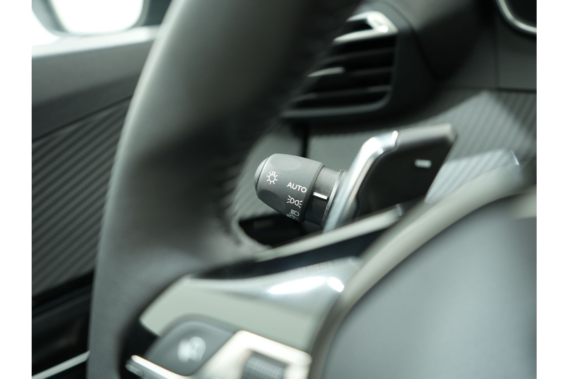 Peugeot 2008 1.2 PURETECH 130PK ALLURE EAT8 47924992-37.jpg | Hvauto.nl