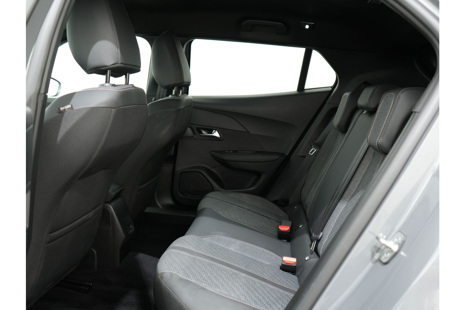 Peugeot 2008 1.2 PURETECH 130PK ALLURE EAT8 47924992-42.jpg | Hvauto.nl