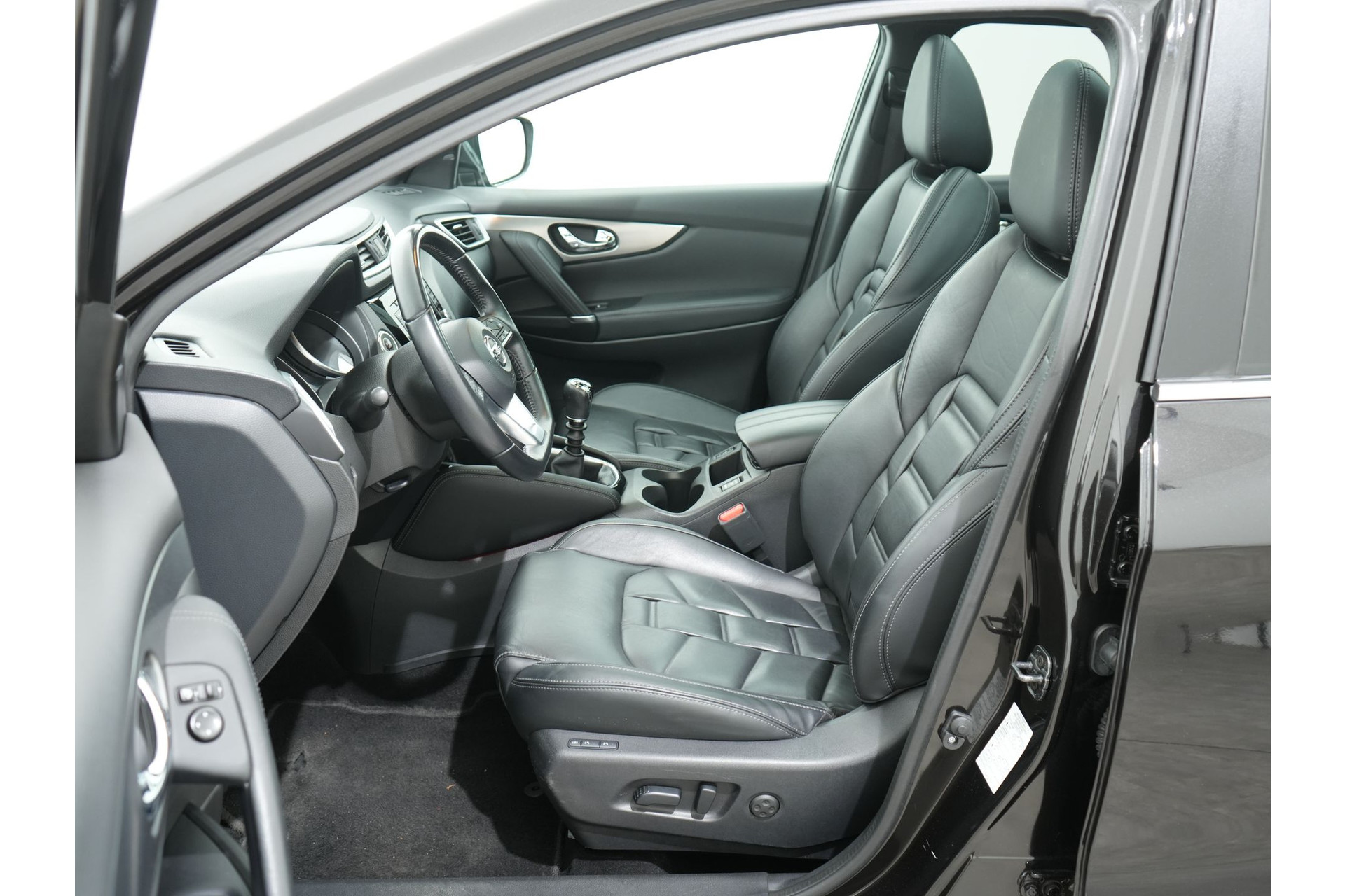 Nissan QASHQAI 1.3 DIG-T 160PK TEKNA + DYNAMIC 48462817-17.jpg | Hvauto.nl