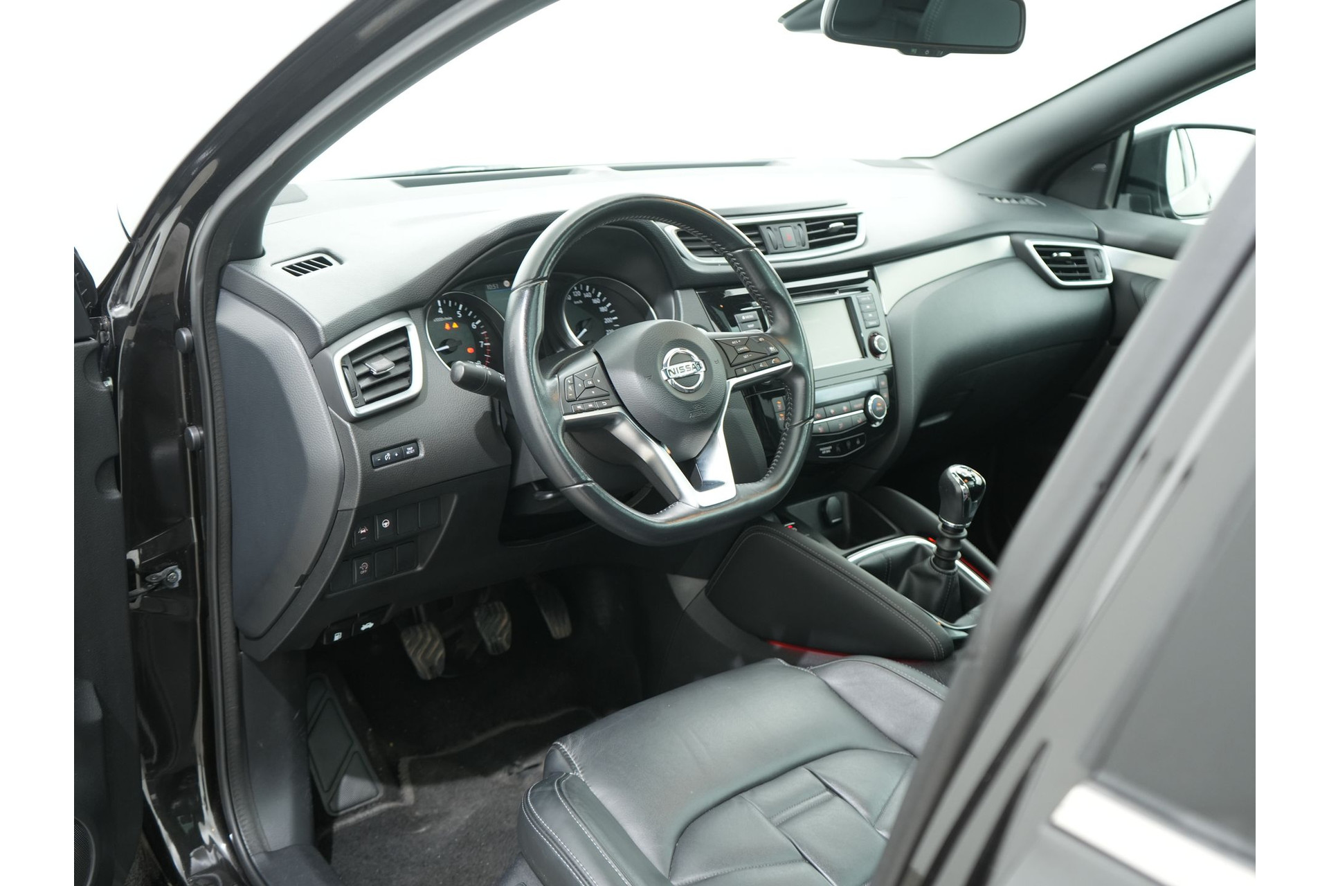 Nissan QASHQAI 1.3 DIG-T 160PK TEKNA + DYNAMIC 48462817-18.jpg | Hvauto.nl