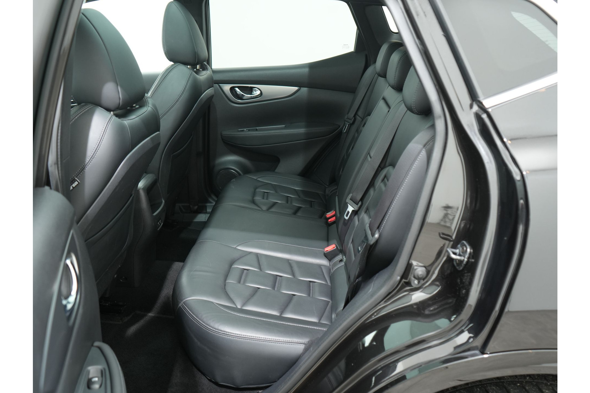 Nissan QASHQAI 1.3 DIG-T 160PK TEKNA + DYNAMIC 48462817-30.jpg | Hvauto.nl