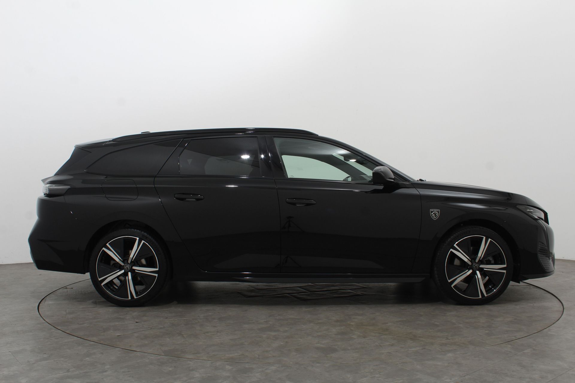 Peugeot 308 SW 1.2 PURETECH 130PK GT EAT8 48516315-15.jpg | Hvauto.nl