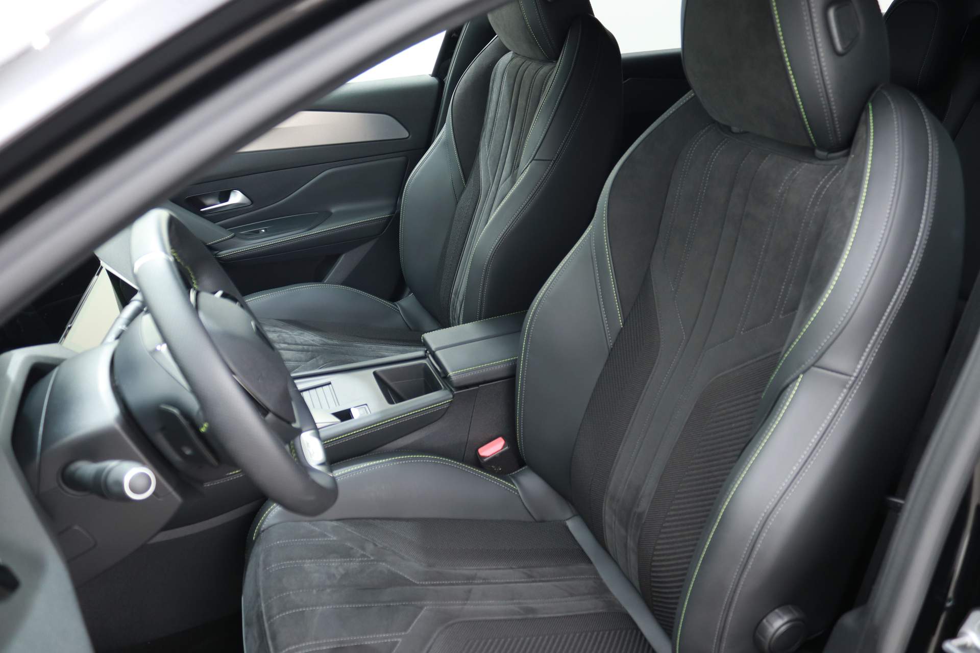 Peugeot 308 SW 1.2 PURETECH 130PK GT EAT8 48516315-3.jpg | Hvauto.nl