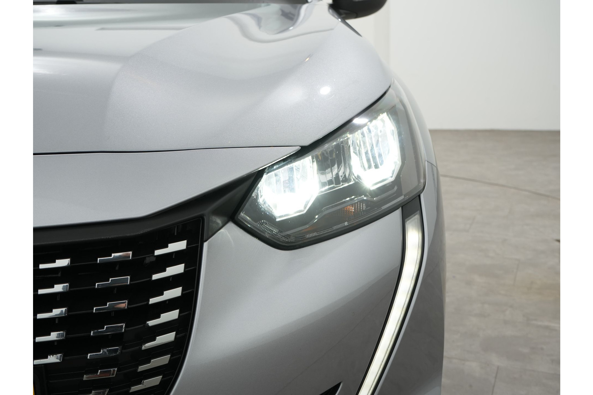 Peugeot 208 1.2 PURETECH 100PK ALLURE PACK 48606679-26.jpg | Hvauto.nl