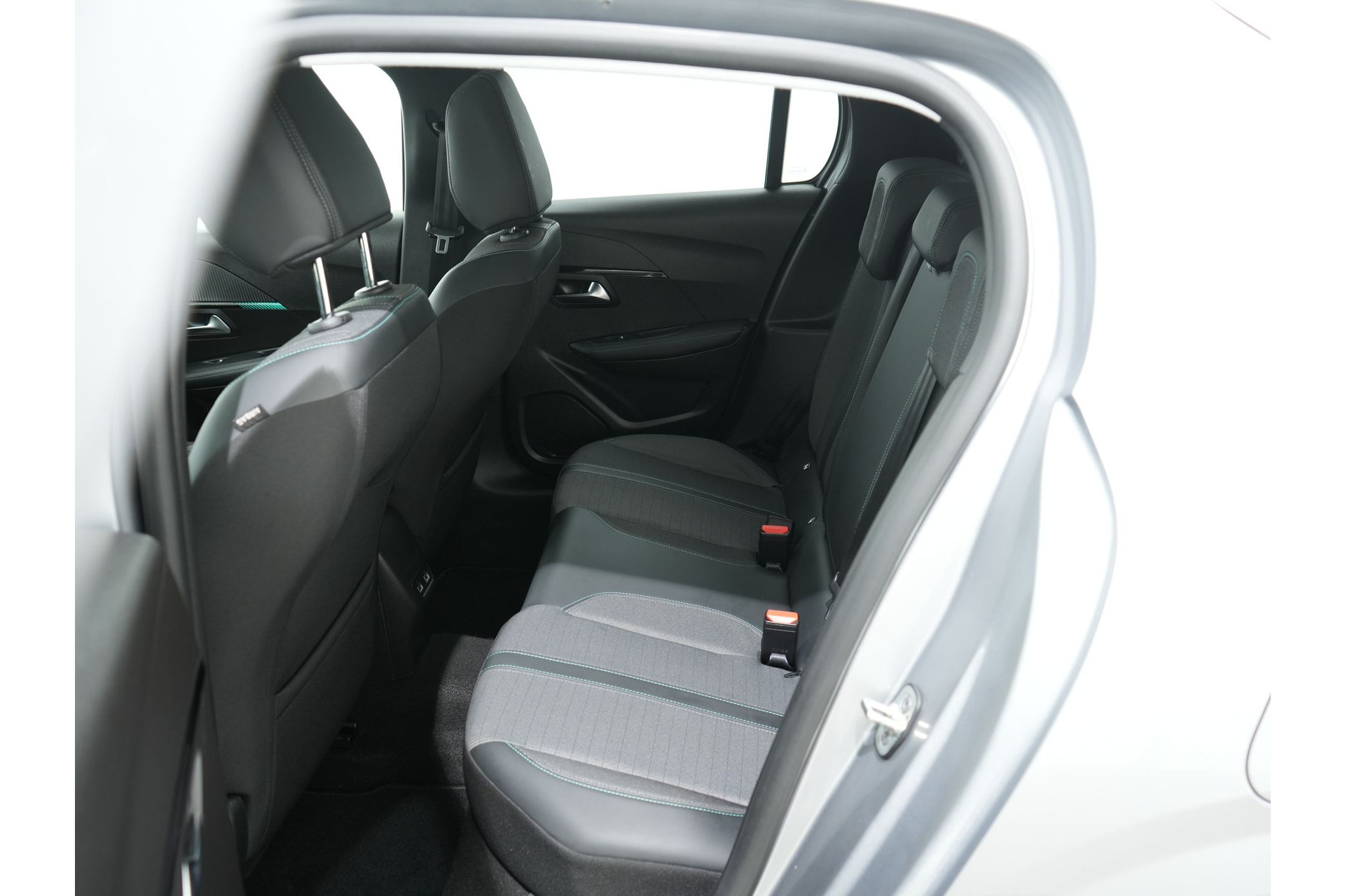 Peugeot 208 1.2 PURETECH 100PK ALLURE PACK 48606679-28.jpg | Hvauto.nl