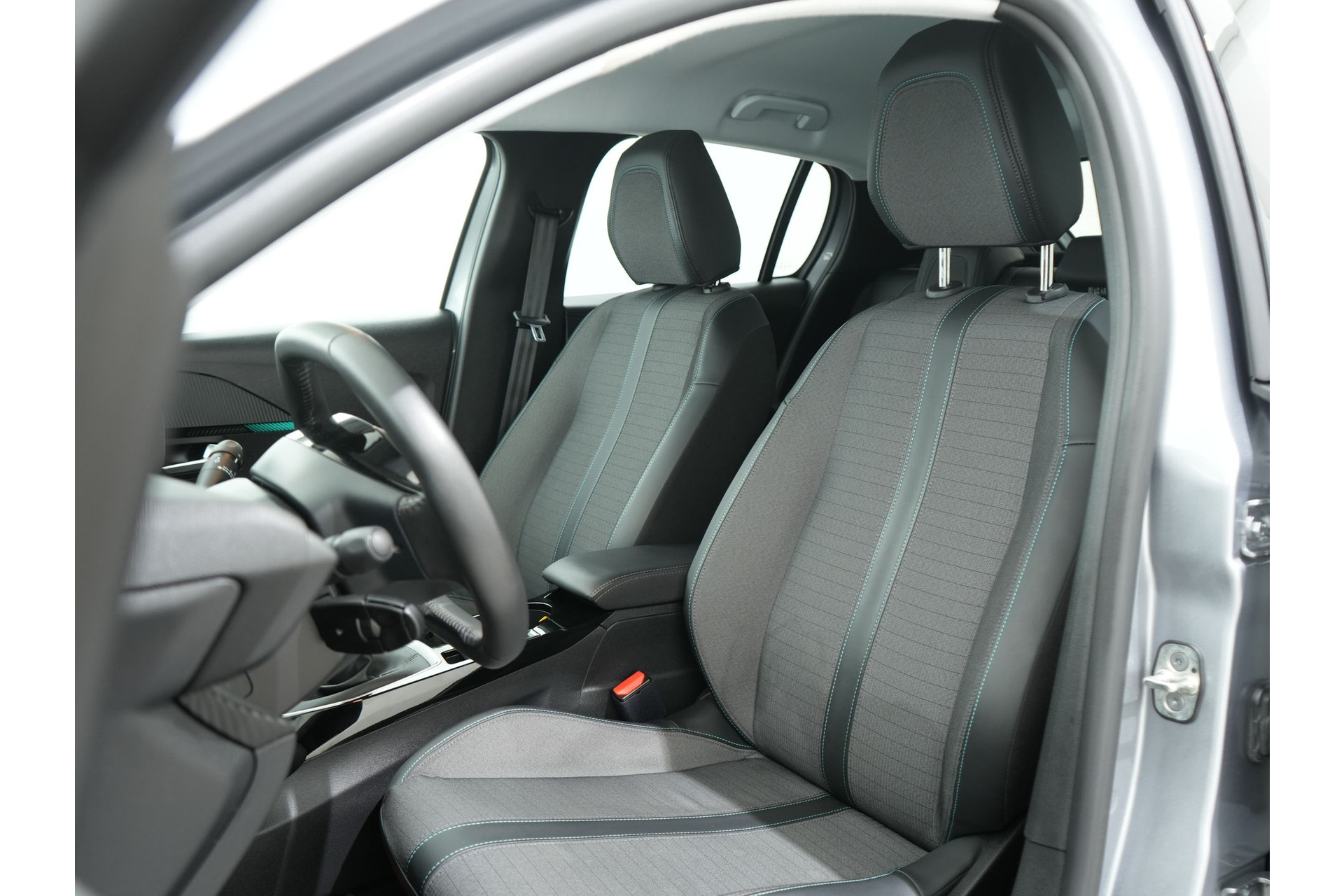 Peugeot 208 1.2 PURETECH 100PK ALLURE PACK 48606679-3.jpg | Hvauto.nl