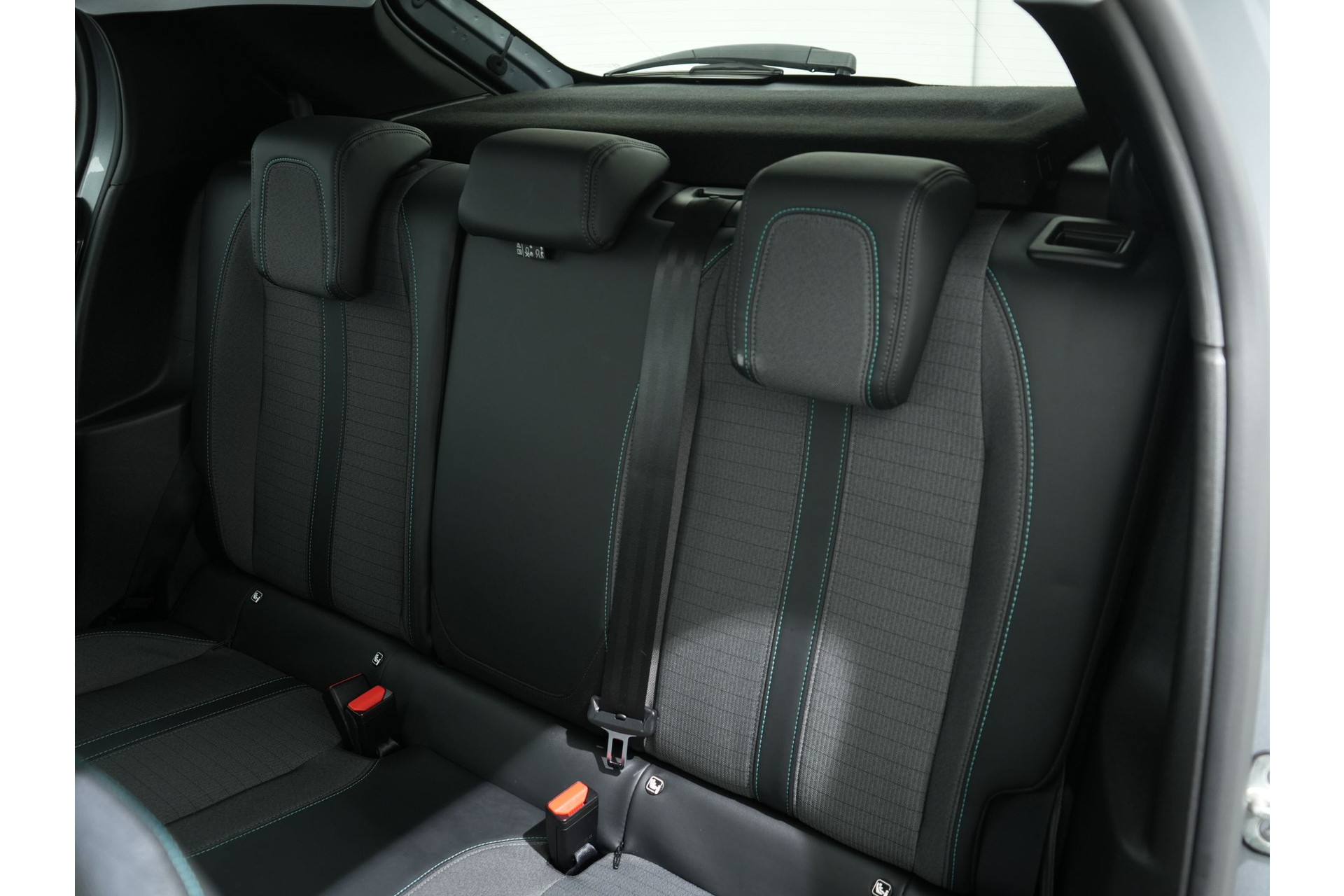 Peugeot 208 1.2 PURETECH 100PK ALLURE PACK 48606679-4.jpg | Hvauto.nl
