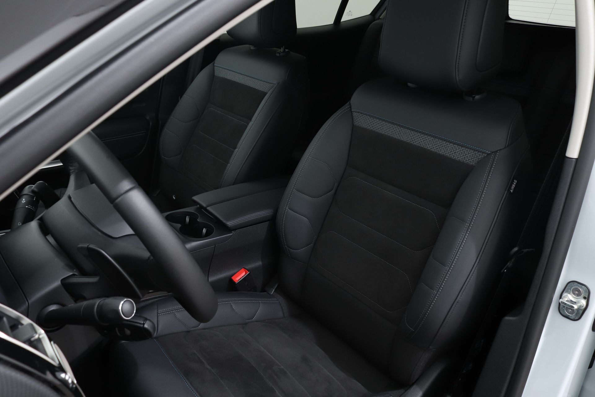 Citroën C5 Aircross HYBRID 136 E-DCS PLUS AUT. 50144887-2.jpg | Hvauto.nl