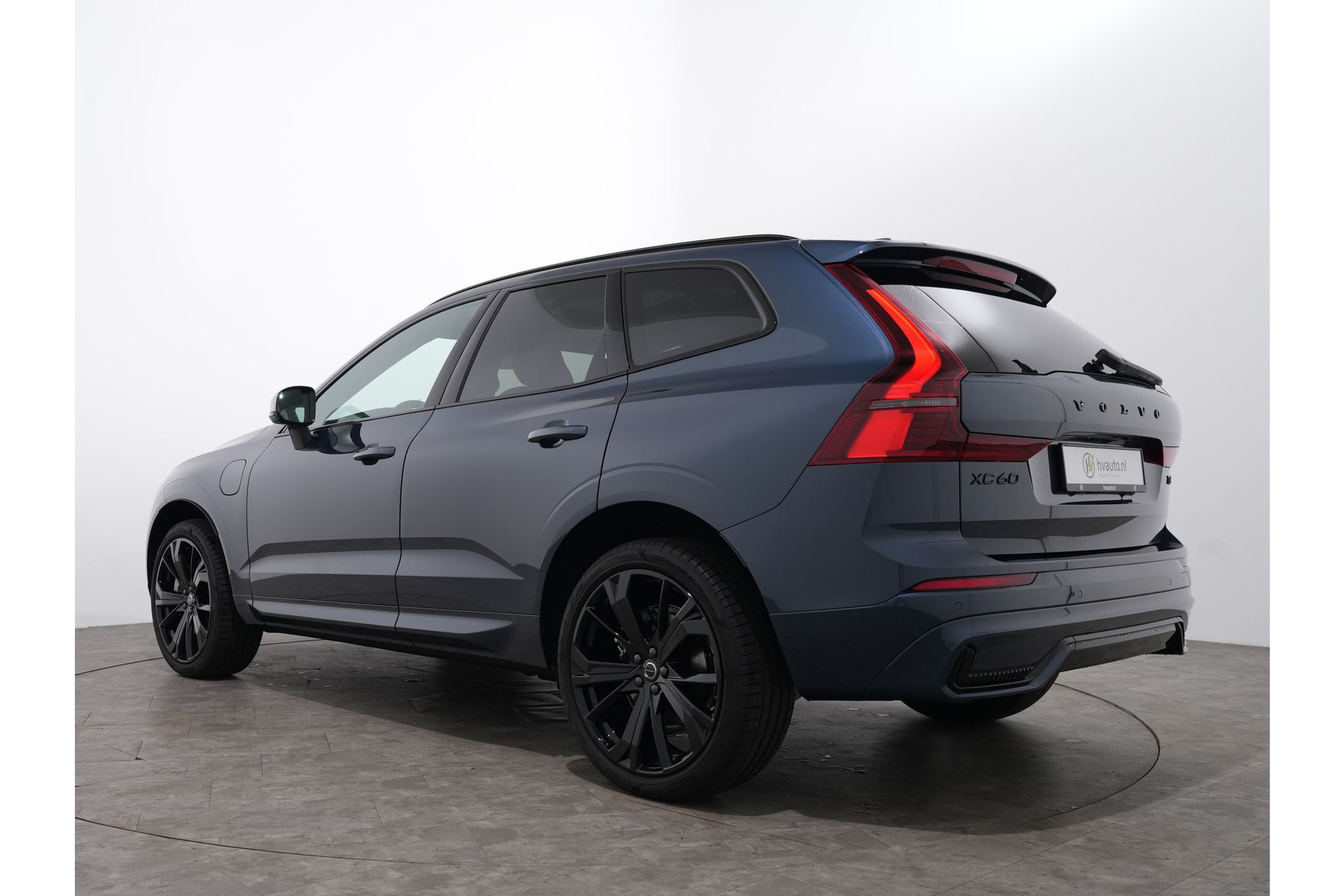 Volvo XC60 2.0 T8 RECHARGE AWD 455PK PLUS BLACK EDITION AUT8 MY26 50309030-2.jpg | Hvauto.nl