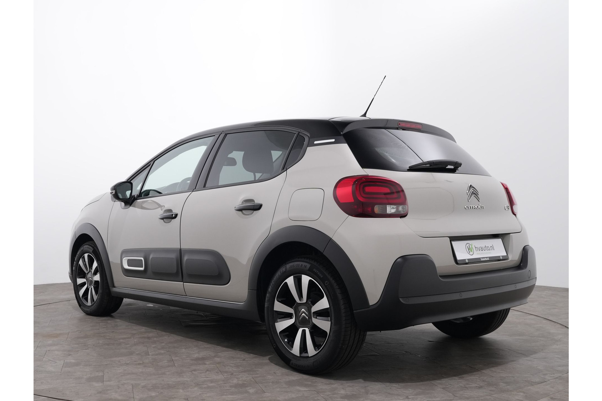 Citroën C3 1.2 PURETECH 82PK SPORT 50361868-2.jpg | Hvauto.nl