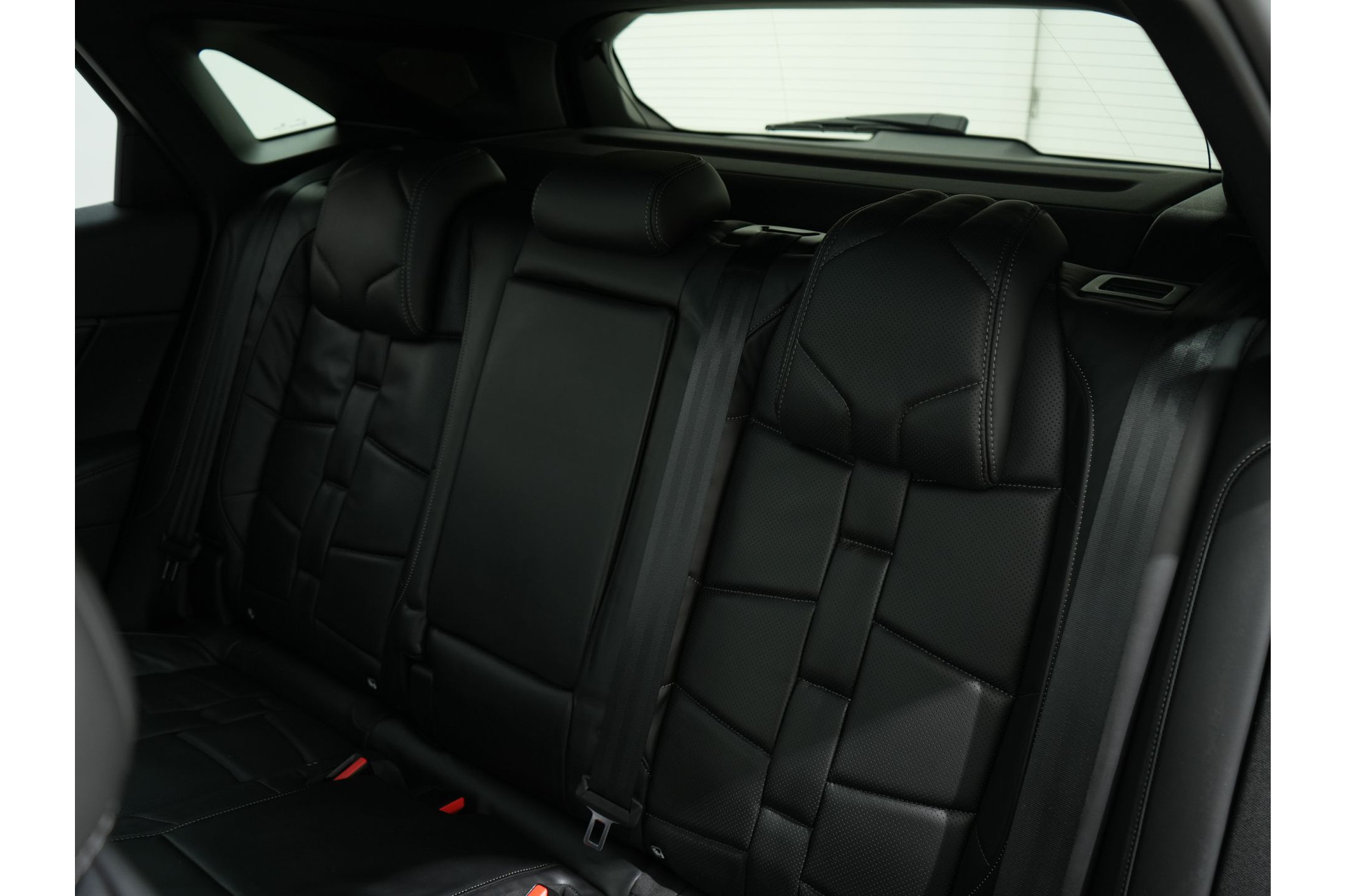 DS DS 7 E-TENSE 300PK 4X4 OPÉRA EAT8 50548106-4.jpg | Hvauto.nl