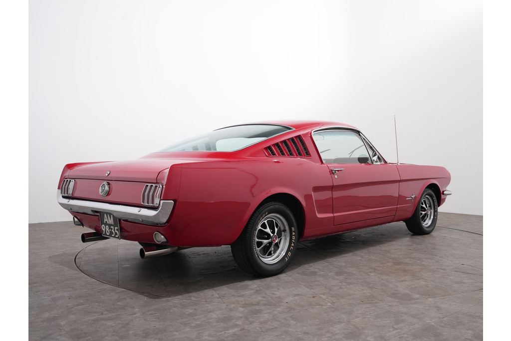 Ford Mustang FASTBACK 2+2 53069185-2.jpg | Hvauto.nl