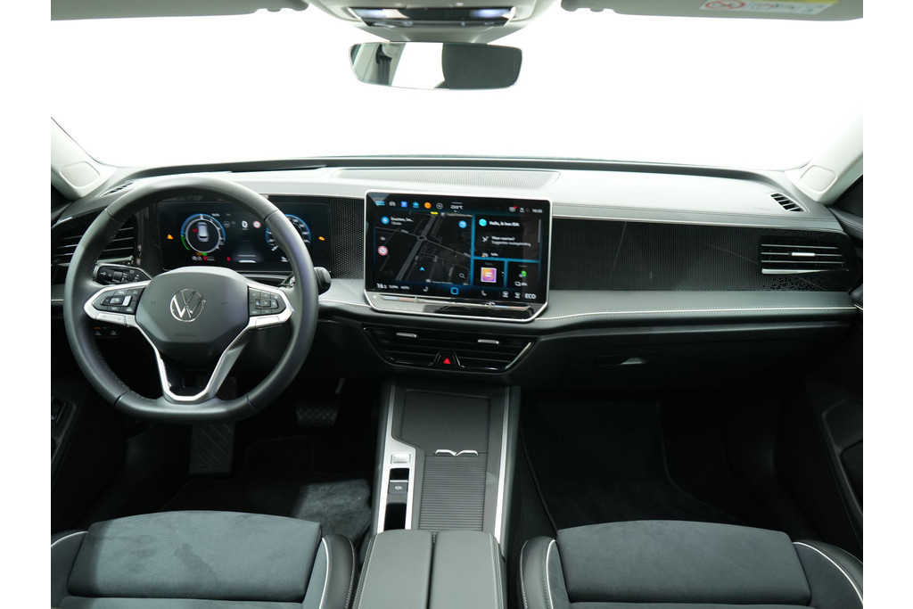 Volkswagen Passat Variant 1.5 eHYBRID 218PK BUSINESS AUT8 53187363-1.jpg | Hvauto.nl