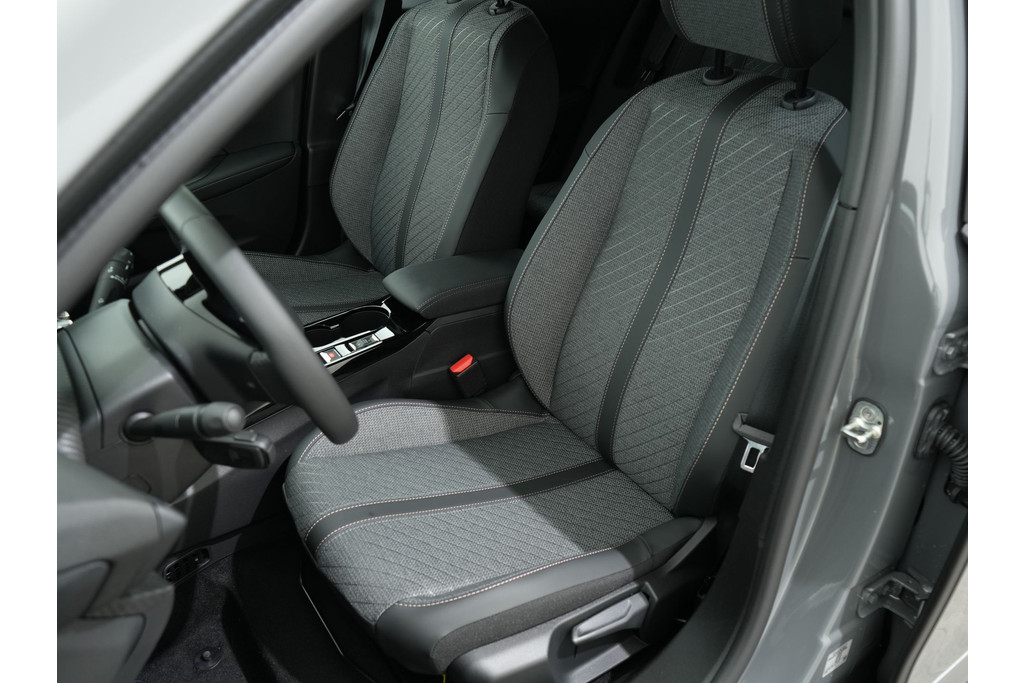 Peugeot 2008 1.2 HYBRID 145PK ALLURE E-DCS6 54186012-3.jpg | Hvauto.nl