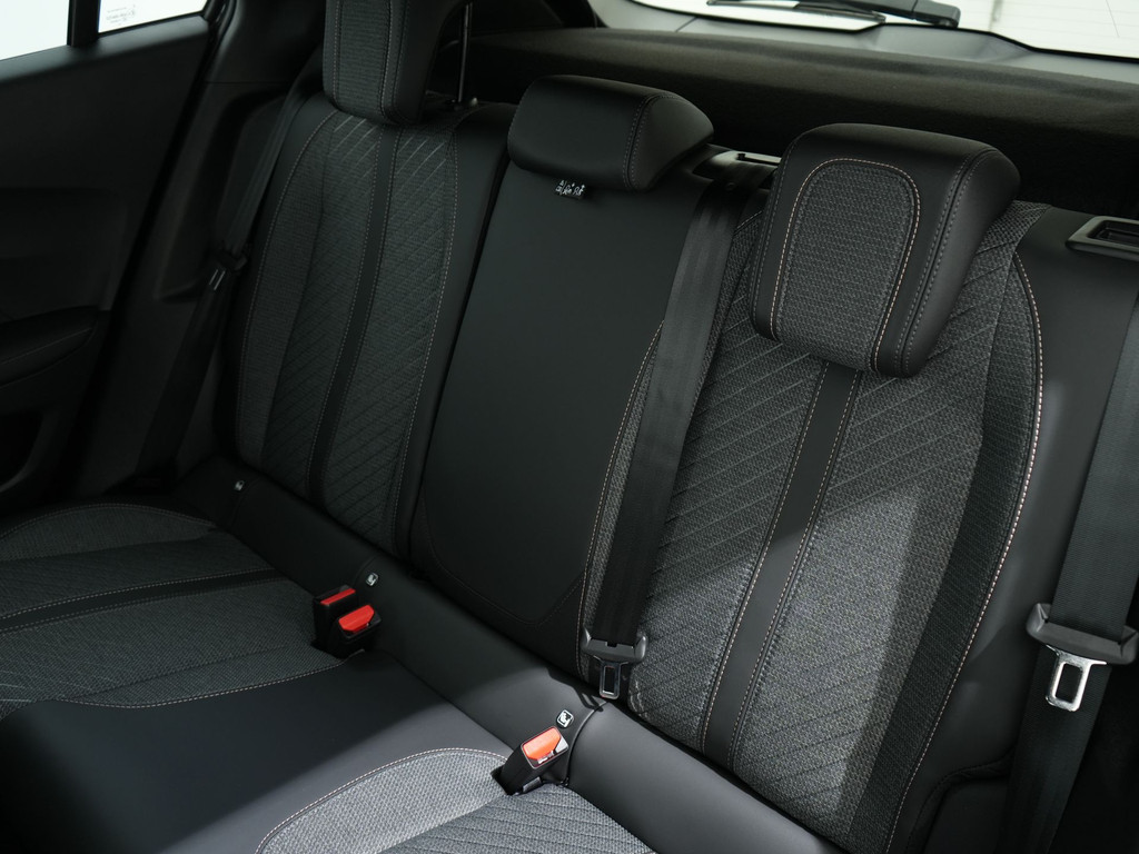 Peugeot 2008 1.2 HYBRID 145PK ALLURE E-DCS6 54186012-4.jpg | Hvauto.nl