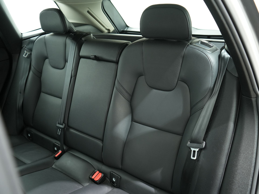 Volvo XC60 2.0 B5 250PK INSCRIPTION AUT8 55090938-4.jpg | Hvauto.nl