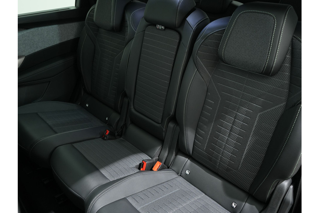 Peugeot 5008 1.2 HYBRID 145PK GT E-DCS6 7-PERS 55351406-4.jpg | Hvauto.nl