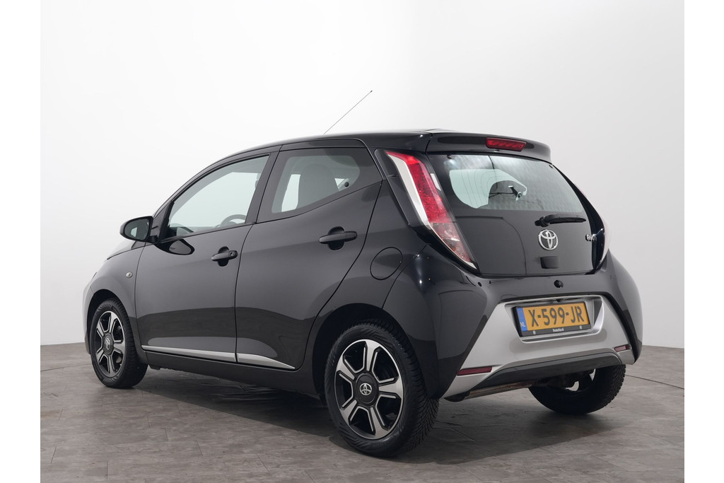 Toyota Aygo 1.0 VVT-I X-PLAY 55457159-2.jpg | Hvauto.nl