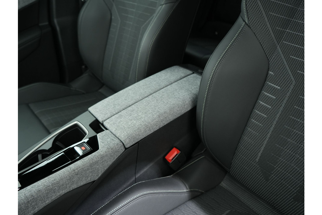 Peugeot 3008 1.2 HYBRID 145PK GT E-DCS6 55502034-37.jpg | Hvauto.nl