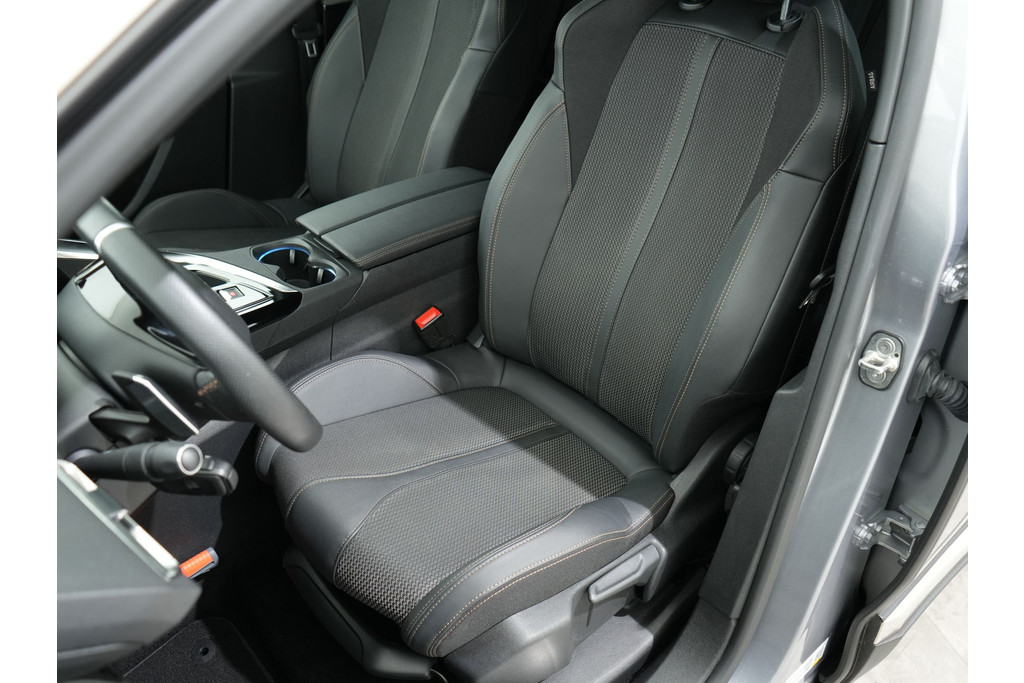 Peugeot 3008 1.2 HYBRID 145PK GT E-DCS6 55612599-3.jpg | Hvauto.nl