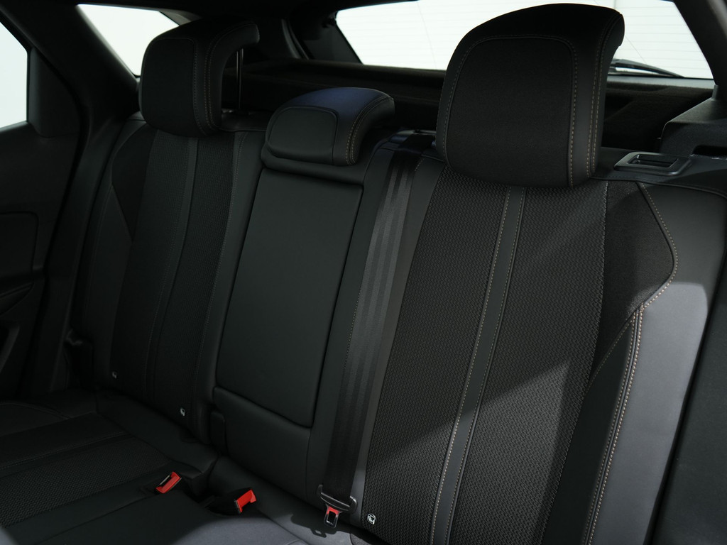 Peugeot 3008 1.2 HYBRID 145PK GT E-DCS6 55612599-4.jpg | Hvauto.nl