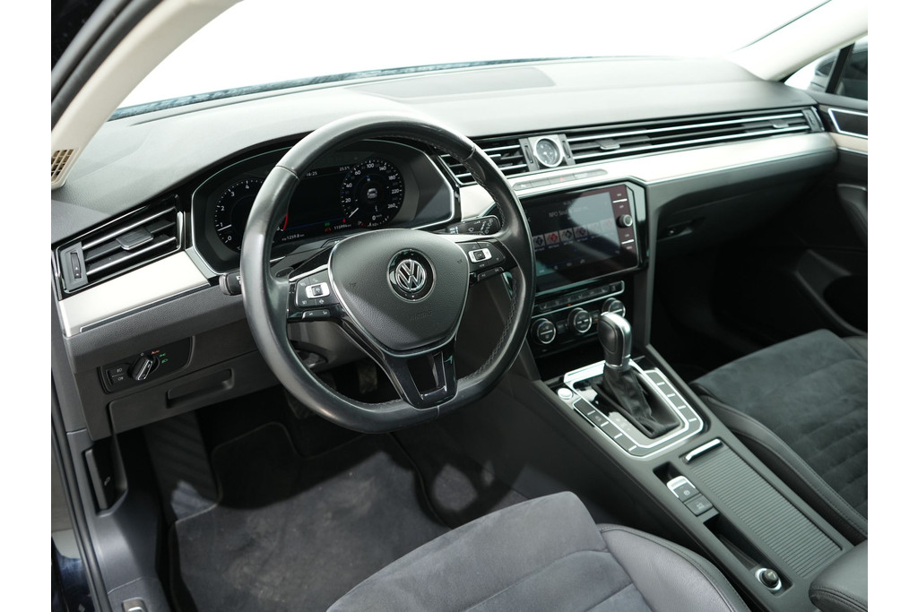 Volkswagen Passat Variant 1.5 TSI 150PK HIGHLINE DSG 55727619-1.jpg | Hvauto.nl
