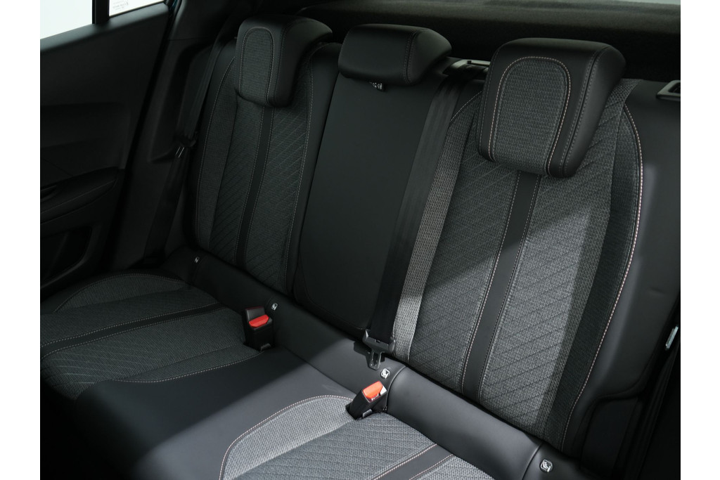 Peugeot 2008 1.2 HYBRID 145PK ALLURE E-DCS6 55812171-4.jpg | Hvauto.nl