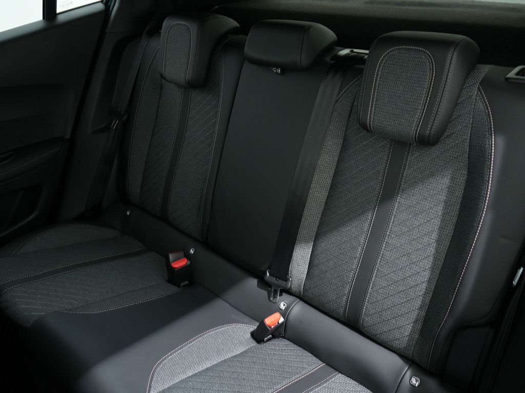 Peugeot 2008 1.2 HYBRID 145PK ALLURE E-DCS6 55812171-4.jpg | Hvauto.nl
