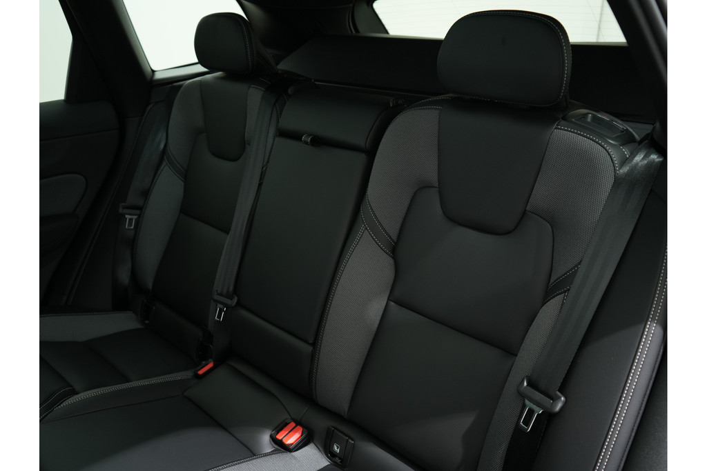 Volvo XC60 2.0 T6 350PK RECHARGE AWD PLUS BLACK EDITION AUT8 56174260-4.jpg | Hvauto.nl