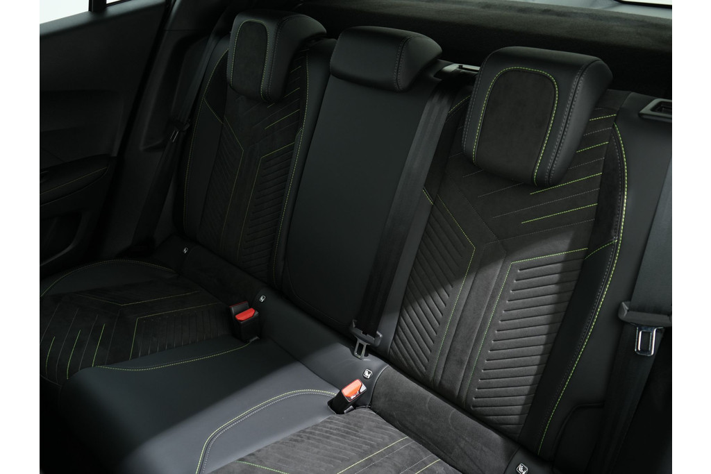 Peugeot 2008 1.2 HYBRID 145PK GT E-DCS6 56295503-4.jpg | Hvauto.nl