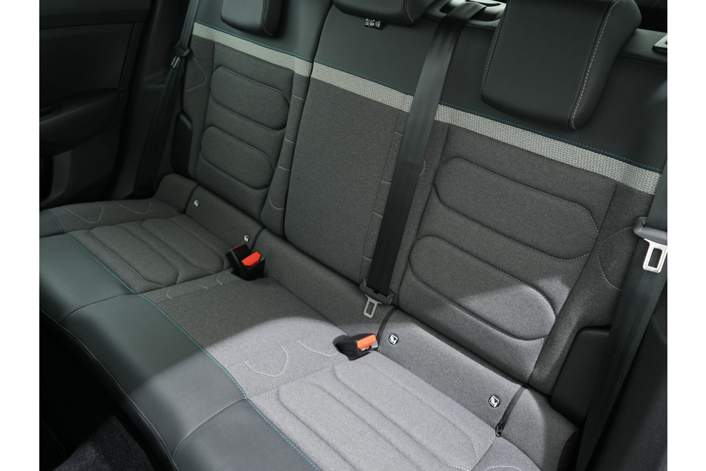 Citroën C4 1.2 PURETECH 130PK SPORT 56335564-4.jpg | Hvauto.nl
