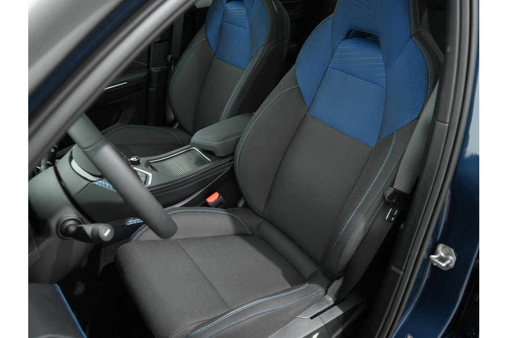 Lynk & Co 01 1.5 PLUG-IN HYBRID 261PK AUT7 56390180-3.jpg | Hvauto.nl